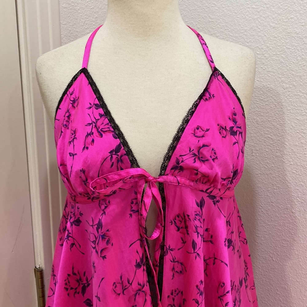 Vintage ULTRA 90s ๐ค๐ RARE Ultra Betsey Johnson Hot Pink Silk Top, Size Medium - Picture 2 of 7